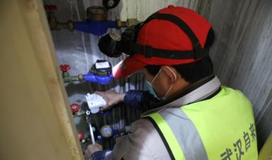 為獨(dú)居老人安裝智能水表，卓正免費(fèi)提供方案